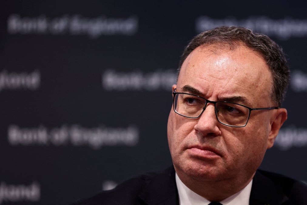 Le gouverneur de la banque d'angleterre, andrew bailey, lors d'une conference de presse