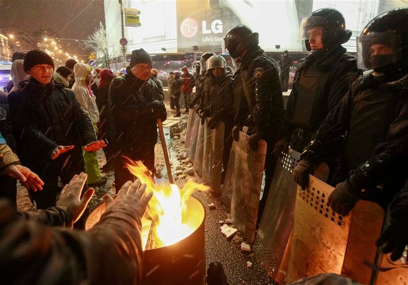 Les manifestants se replient sur le centre de Kiev