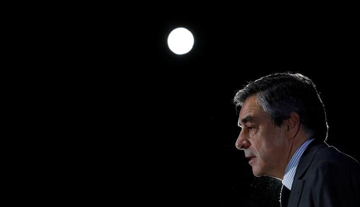 Le ps exhorte francois fillon a se desister