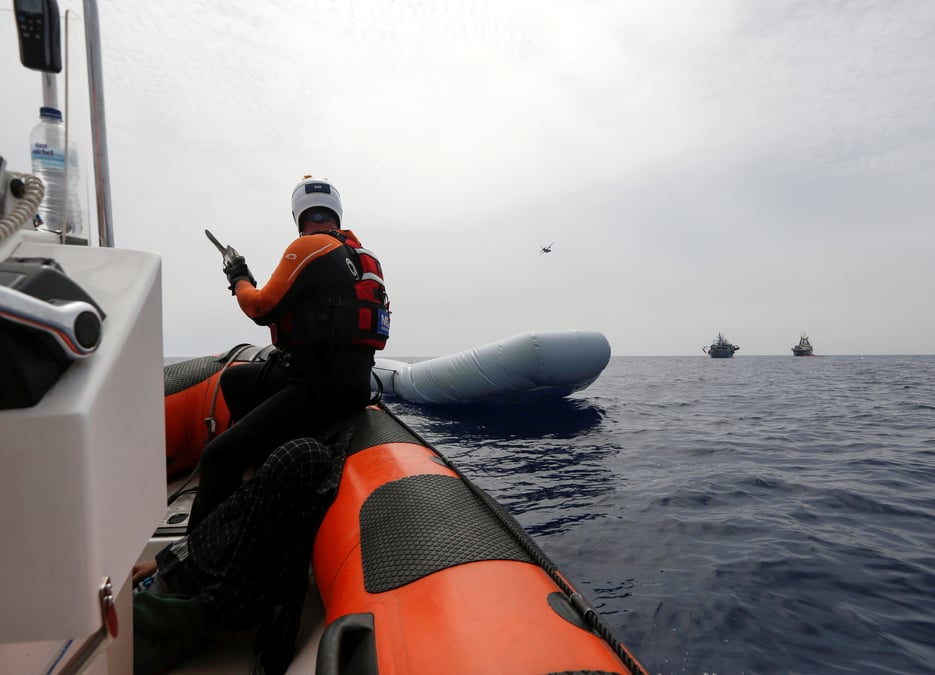 Un bateau de migrants coule en mer egee, huit morts