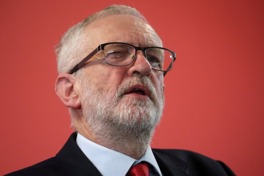 Grande-bretagne: johnson veut un "thatcherisme sous steroides", selon corbyn