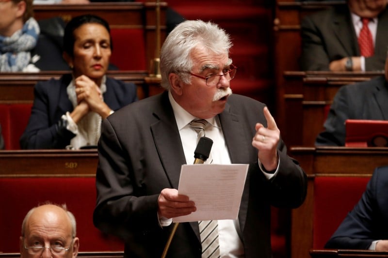 Le front de gauche compte voter la motion de censure de la droite