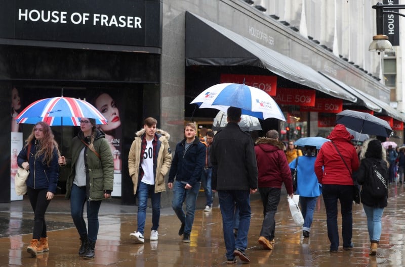 House of fraser va fermer 31 magasins