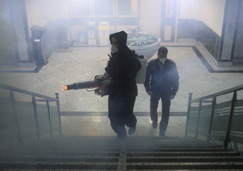 Coronavirus: l'iran interdit les deplacements interurbains