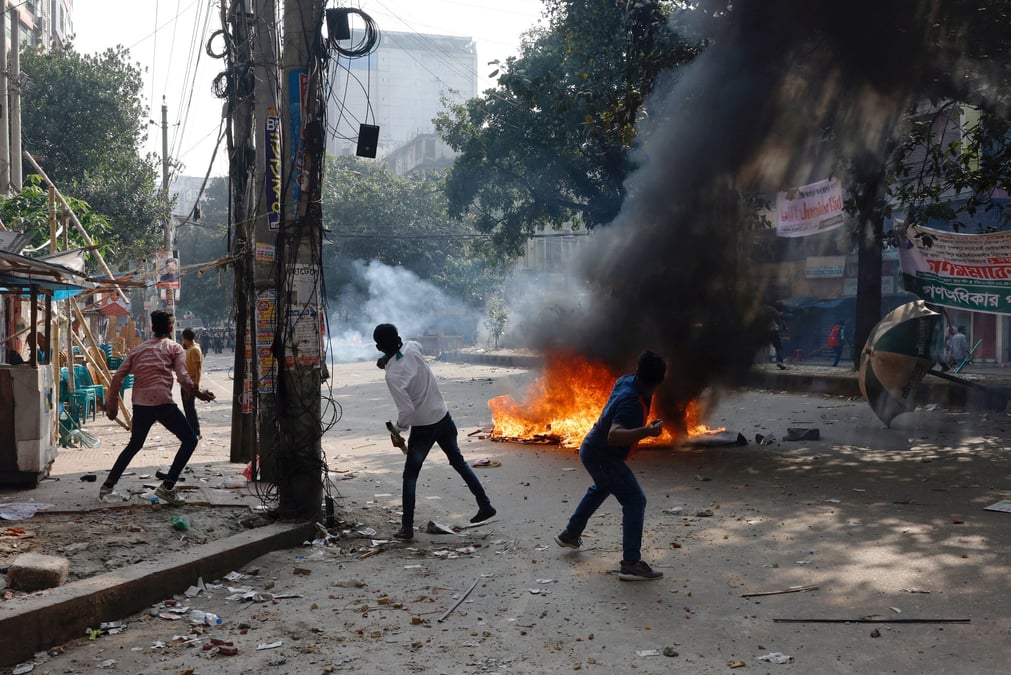 Affrontements entre manifestants et policiers au bangladesh