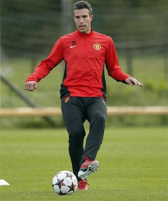 Ligue des champions: les Mancuniens Vidic et Van Persie forfaits