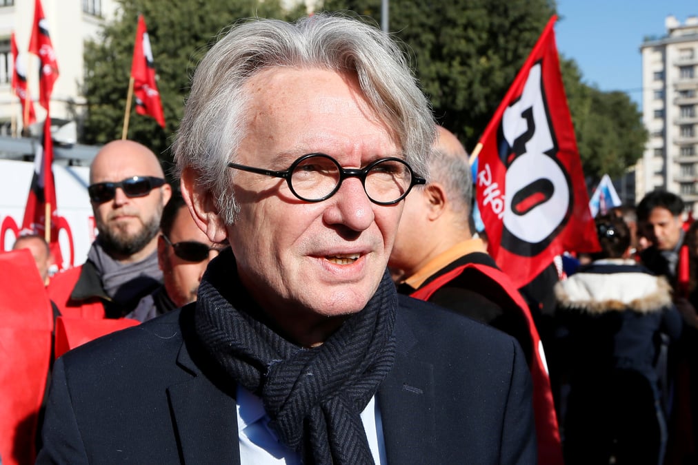 La menace d'un front social recule