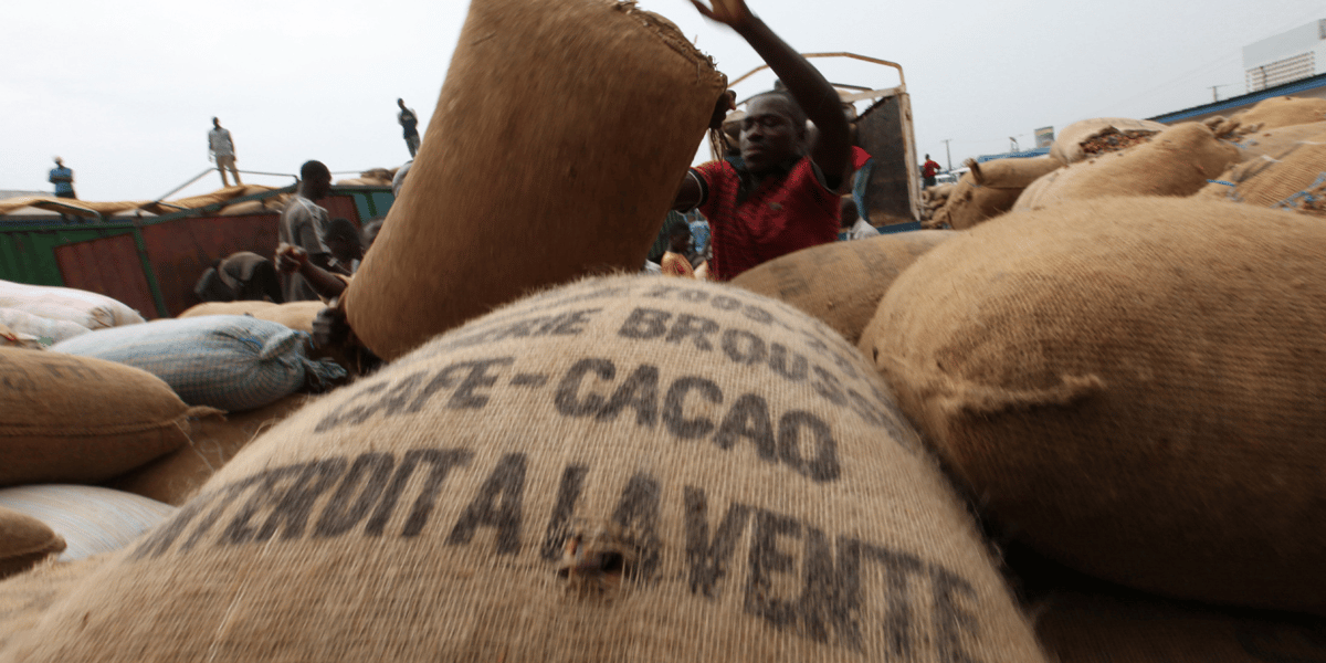 Entrepôt de cacao en Côte d'Ivoire