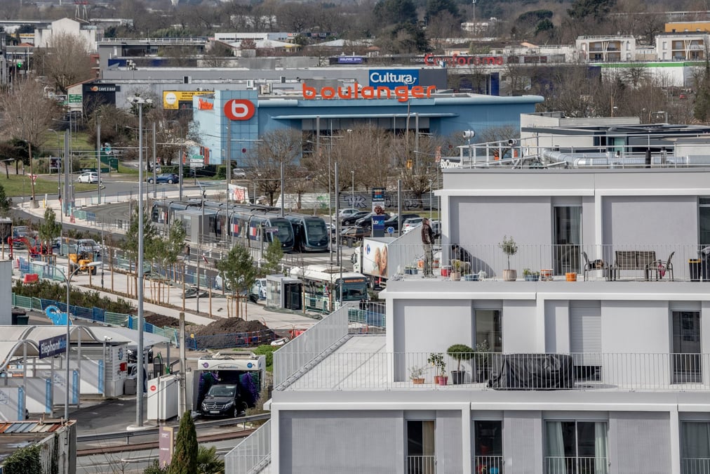 Dans la zone commerciale de Mérignac-Soleil, près de Bordeaux, 650 logements ont été livrés sur les 3 000 prévus.