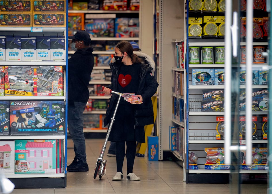 Usa: les depenses des menages augmentent plus que prevu en septembre