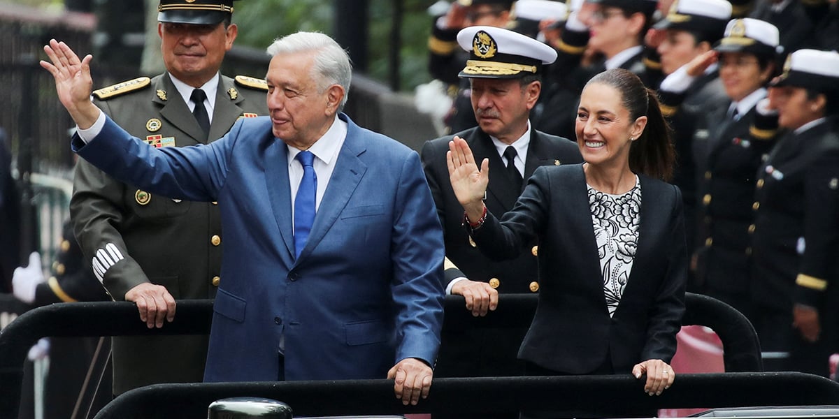 Le président mexicain Andres Manuel Lopez Obrador et la présidente élue du Mexique Claudia Sheinbaum, lors d'une cérémonie marquant le 177e anniversaire de la bataille de Chapultepec, à Mexico, Mexique, le 13 septembre 2024.