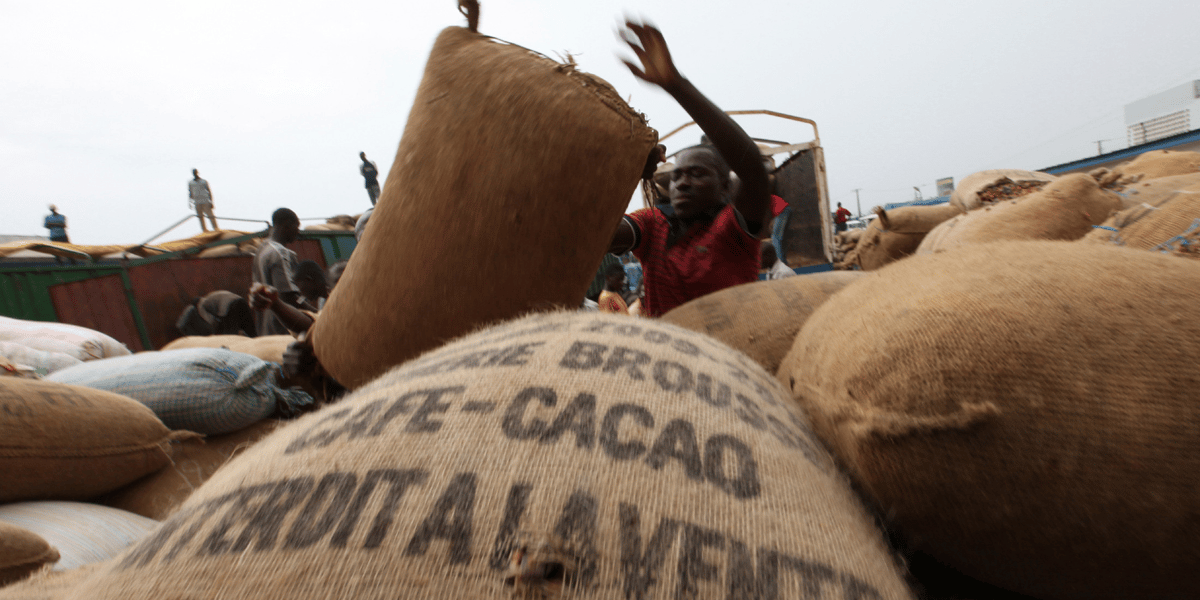 Entrepôt de cacao en Côte d'Ivoire