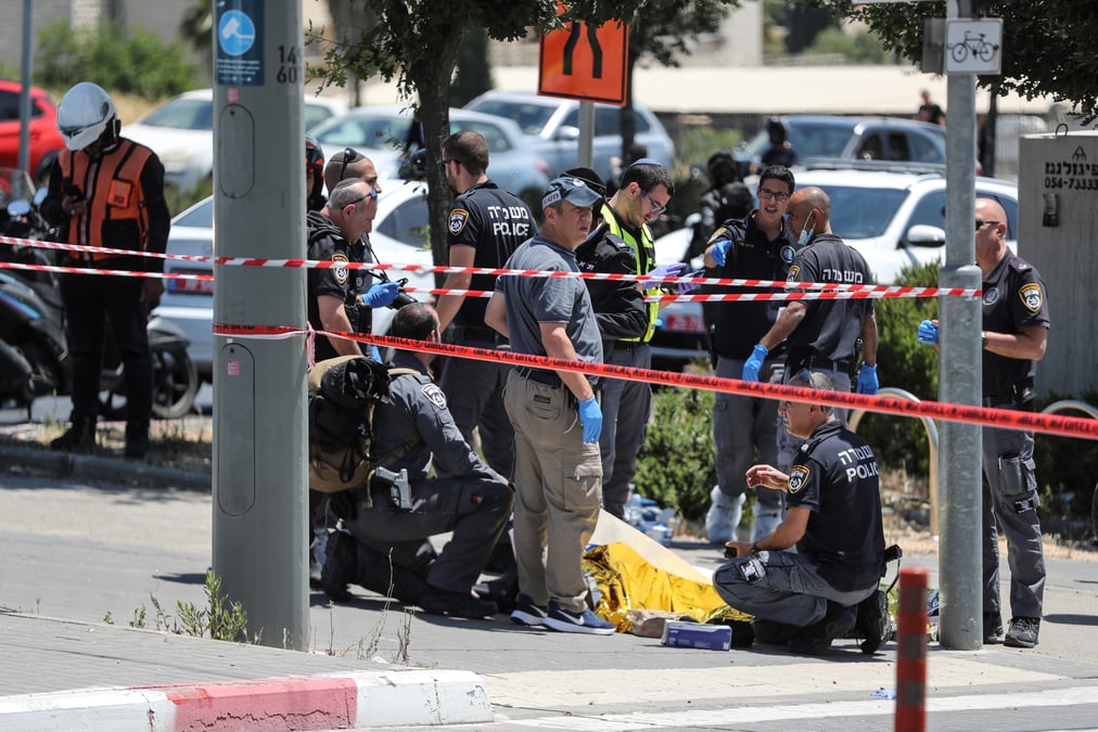Deux israeliens blesses dans une attaque au couteau a jerusalem