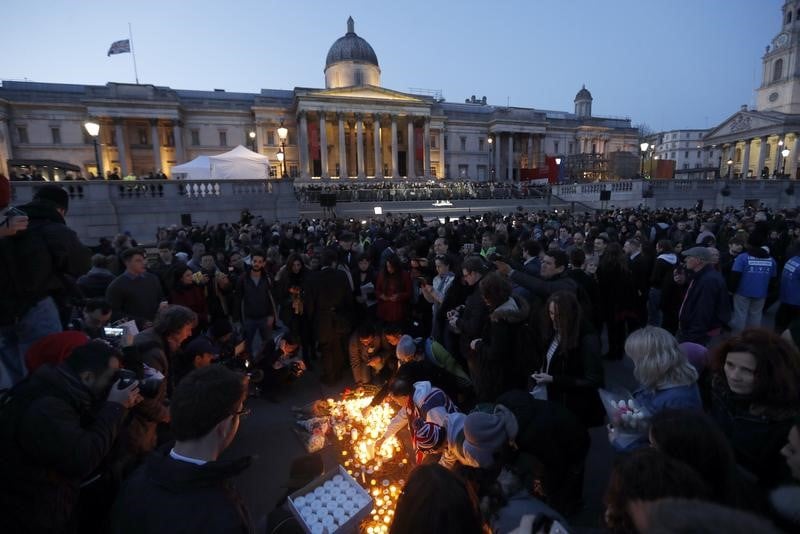 Veillee en hommage aux victimes de l'attentat de londres