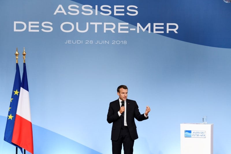 La reunion ne doit pas s'enfermer dans un debat, dit macron