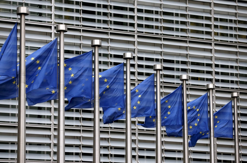 L'ue va renforcer ses liens commerciaux avec ankara tout en menacant de sanctions