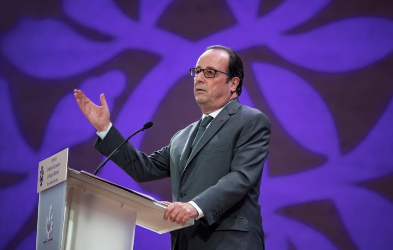 Hollande prevoit un milliard de plus pour la politique de la ville