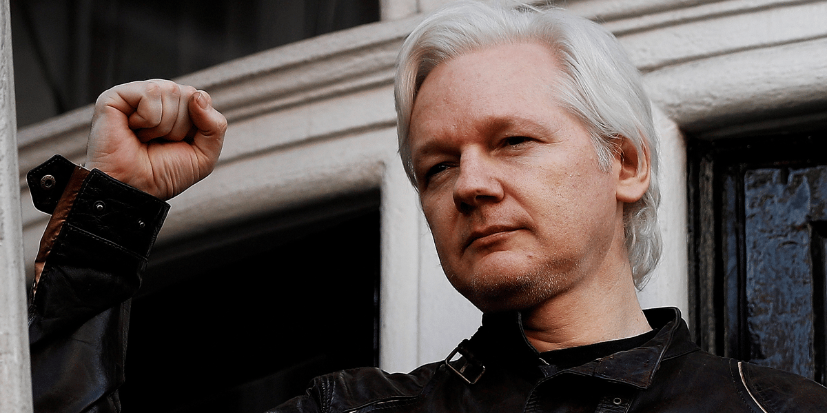 Julian assange arrete par la police britannique a londres