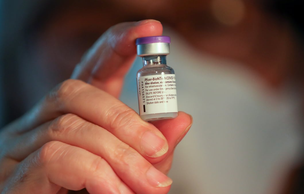 Coronavirus: l'ema recommande un delai de 3 semaines pour la deuxieme dose du vaccin de pfizer