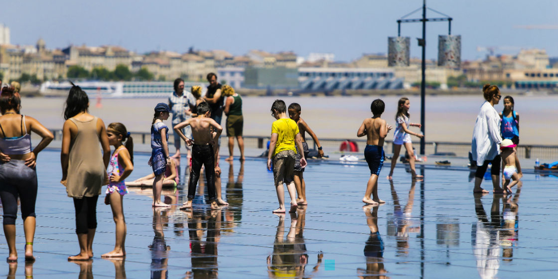 Même le miroir d'eau n'a pas permis aux touristes venus à Bordeaux de résister au pic de canicule qui a frappé le port de la Lune pendant près d'une semaine au mois d'août.