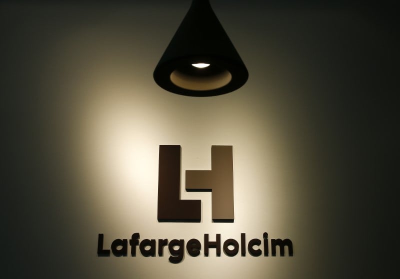 Lafargeholcim revoit a la baisse son objectif de benefice a moyen terme