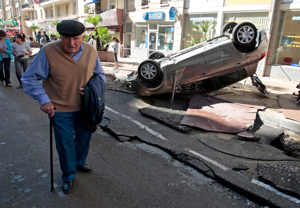 Plus de 9.000 foyers sans electricite dans les alpes-maritimes