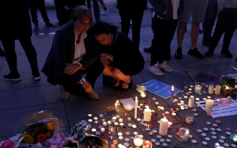 Une vingtaine de blesses dans un etat critique a manchester