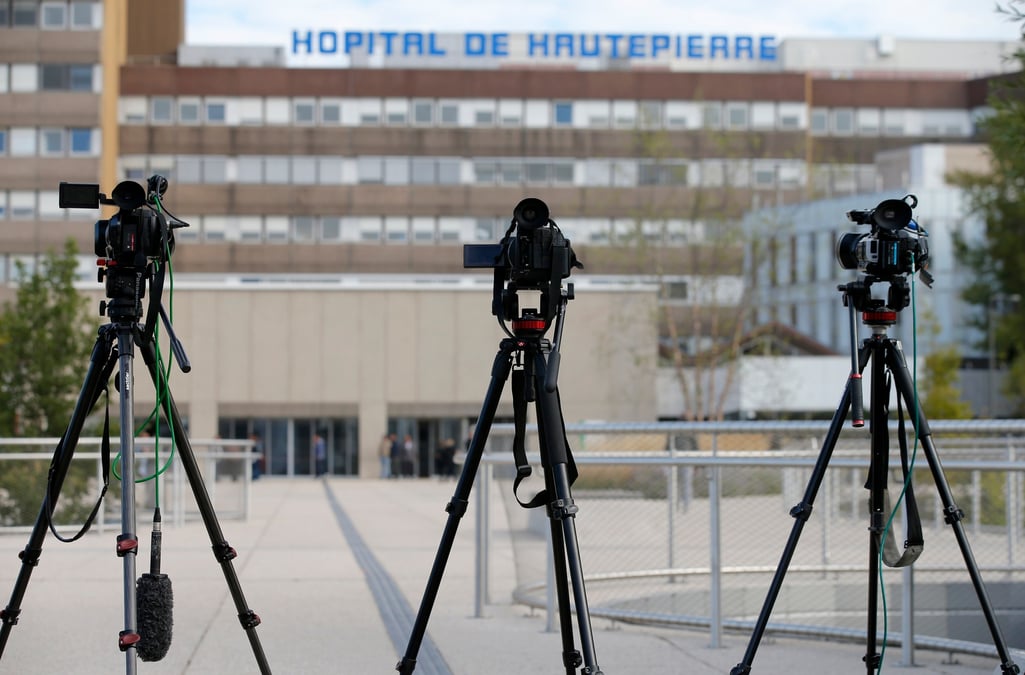 Cameras de television devant l'hopital hautepierre de strasbourg