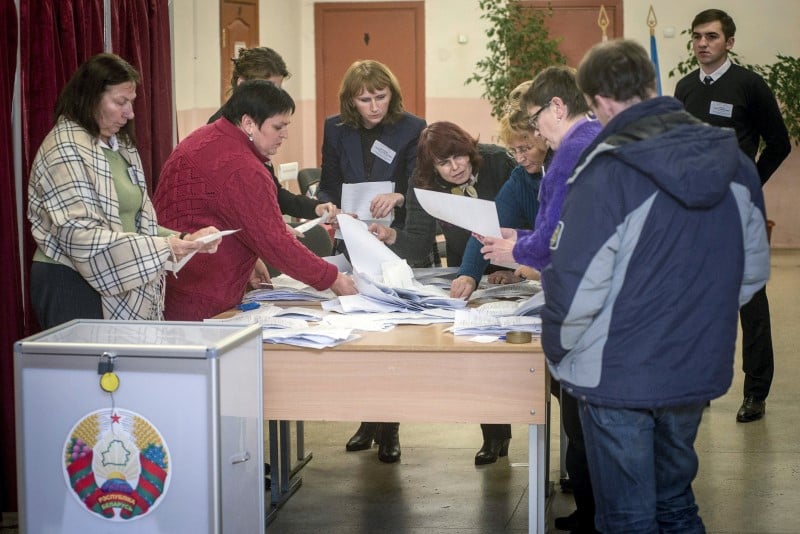 Le president bielorusse alexandre loukachenko obtient un 5e mandat
