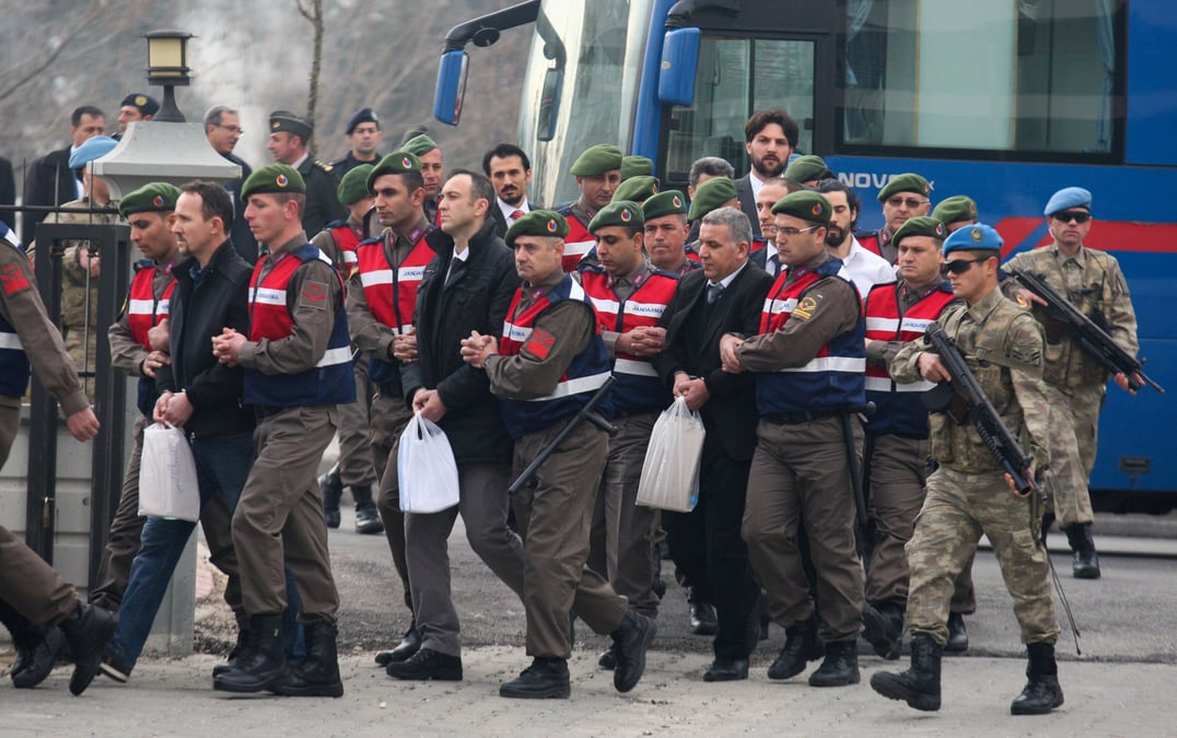 Une quarantaine de militaires putchistes juges en turquie
