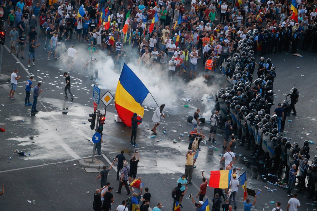 Des manifestations emaillees de violence en roumanie