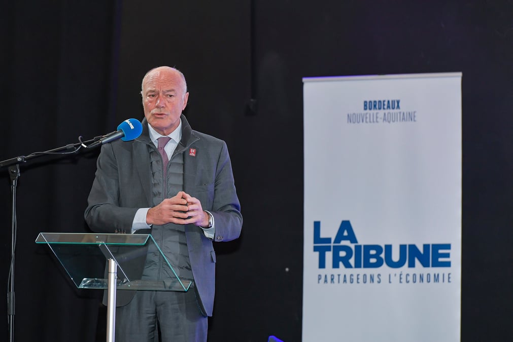 Alain Rousset, le président du conseil régional de Nouvelle-Aquitaine, a lancé un centre de réflexion pour étudier la relocalisation de la fabrication de médicaments en Nouvelle-Aquitaine.