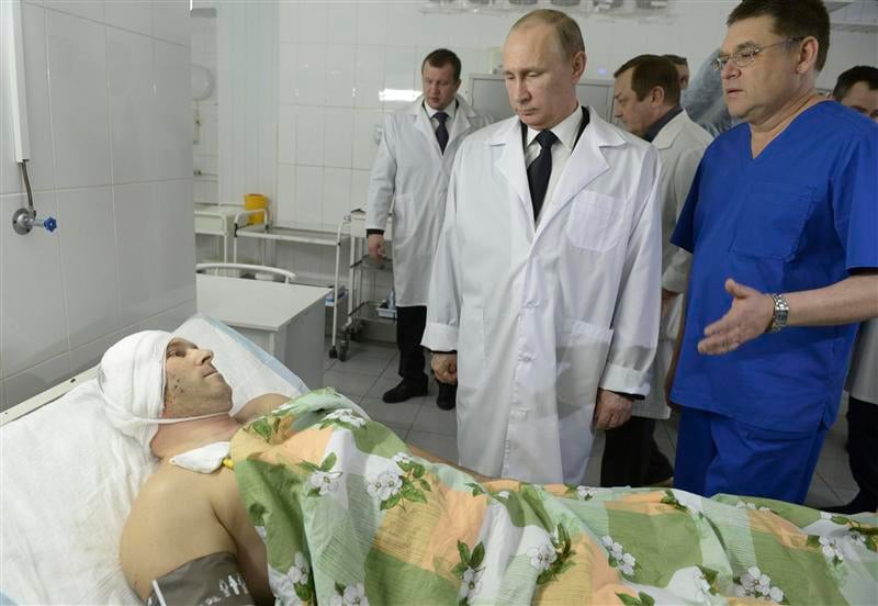 Visite de Vladimir Poutine aux victimes de Volgograd