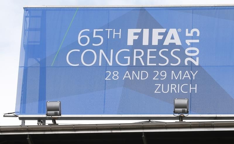 Pour michel platini l'uefa votera massivement contre sepp blatter