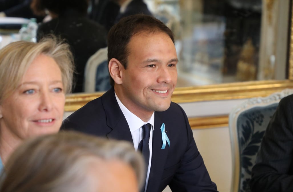 L'ancien secrétaire d'État au numérique, Cédric O, dont la notoriété permet d'ouvrir des portes, fait partie des cofondateurs de Mistral AI.