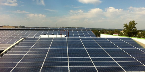 Toiture photovoltaïque sur hangar agricole / Arkolia Energies