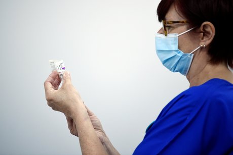 L'ue dement bloquer 3,1 millions de doses du vaccin astrazeneca destinees a l'australie