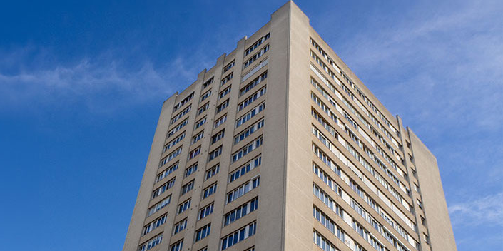 Le nombre d'agréments de nouveaux logements sociaux « n'a jamais été aussi bas depuis au moins 2005 » et serait « bien en deçà de 85.000 », a précisé Emmanuelle Cosse.