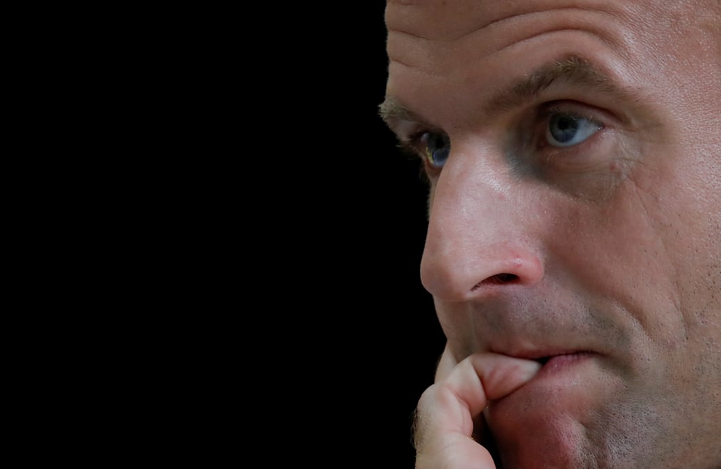 Apres l'echec goulard, macron accuse d'aveuglement et d'arrogance