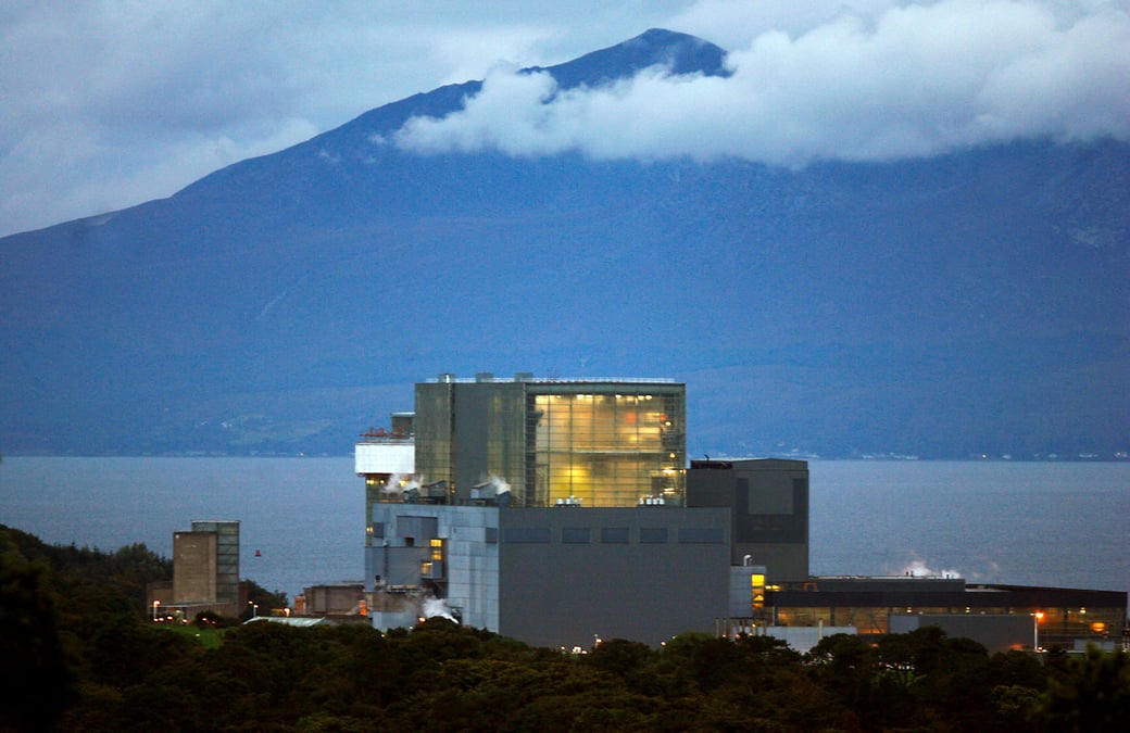 Fermeture de la centrale nucleaire edf de hunterston b en ecosse apres 46 ans