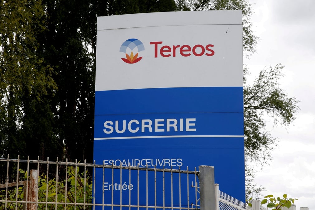 Photo d'archives du logo tereos a l'entree de la sucrerie tereos