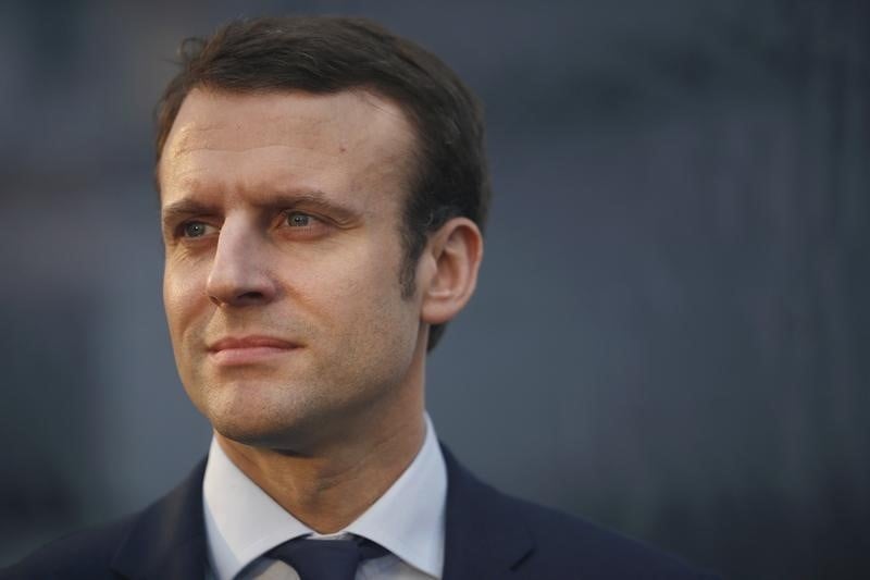 Le ministre de l'economie pris a partie lors d'une visite d'usine 