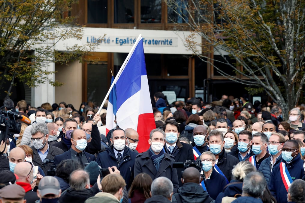Un hommage national sera rendu mercredi au professeur assassine a conflans