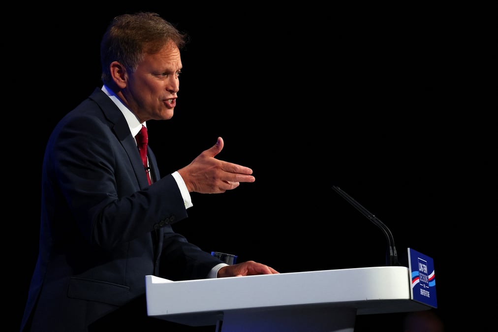 Le ministre britannique de la defense, grant shapps, s'exprime lors de la conference annuelle du parti conservateur britannique a manchester