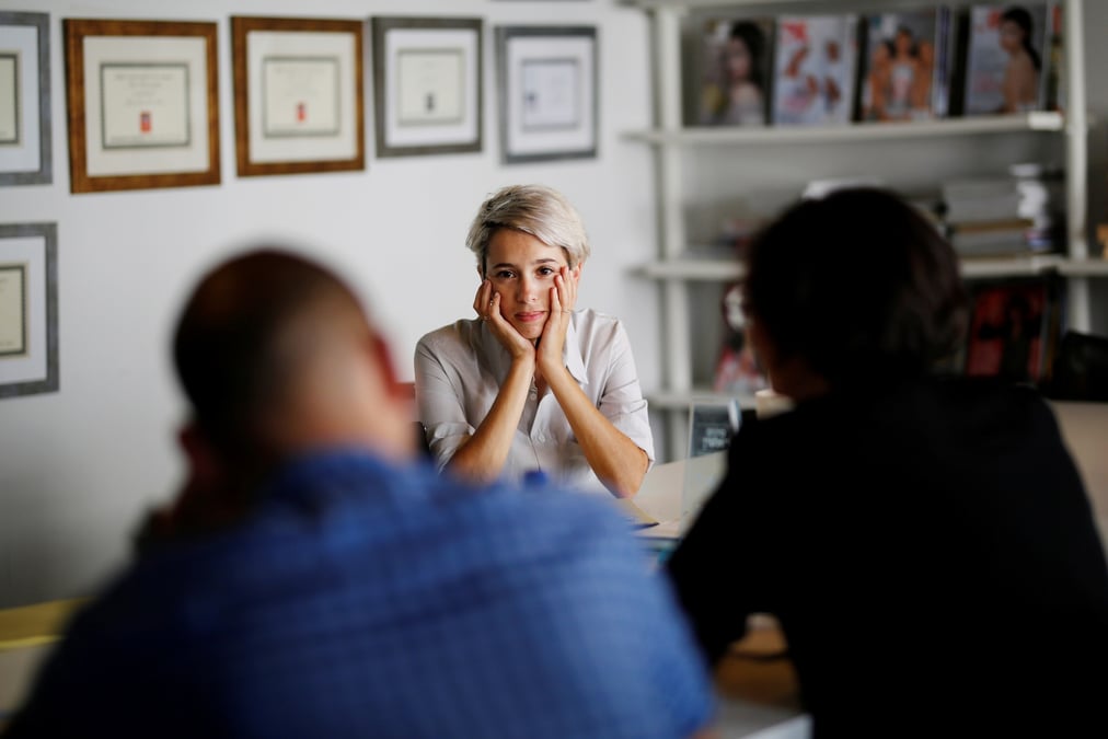 Femme travail bureau mixité parité inégalités