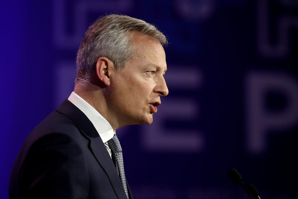 Le maire croit a la privatisation d'adp mais attendra la fin du rip