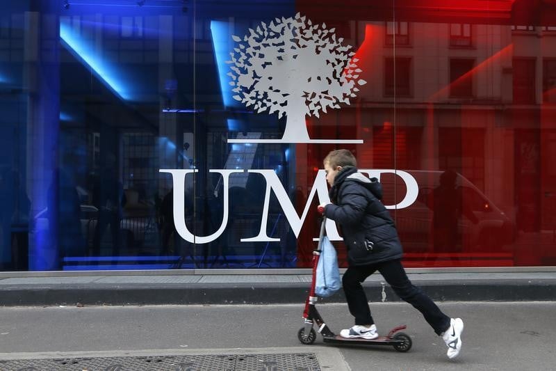 Copé et Fillon s'affrontent sur les finances de l'UMP