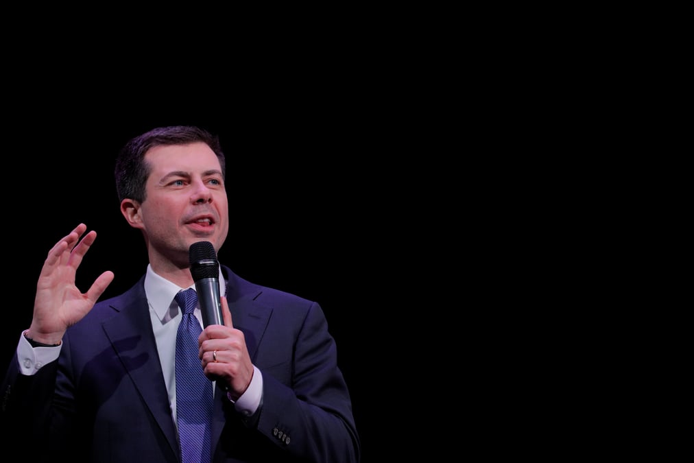 L'ecart s'est resserre dans l'iowa, buttigieg d'une courte tete devant sanders