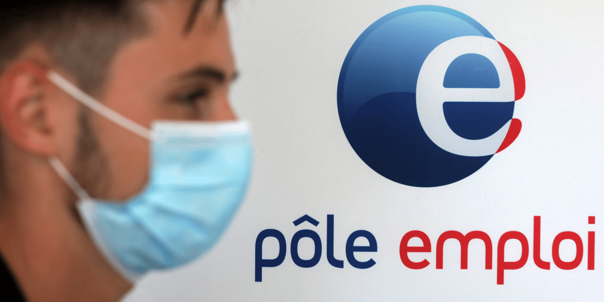 Le nombre de chomeurs reste eleve malgre une baisse historique en juin