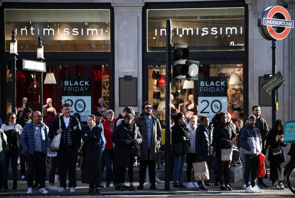 Une rue commercante a londres